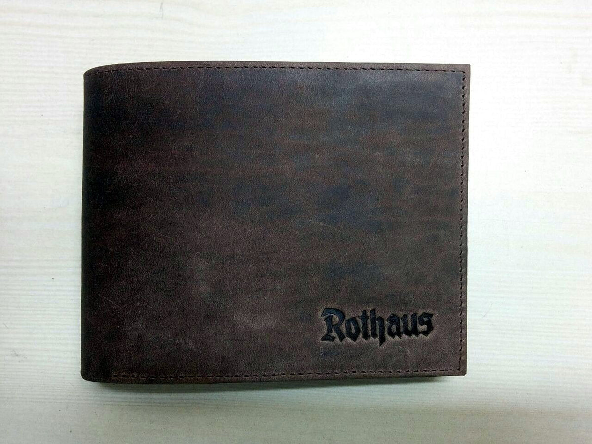 Geldbörse aus braunem Leder mit geprägtem Schriftzug Rothaus